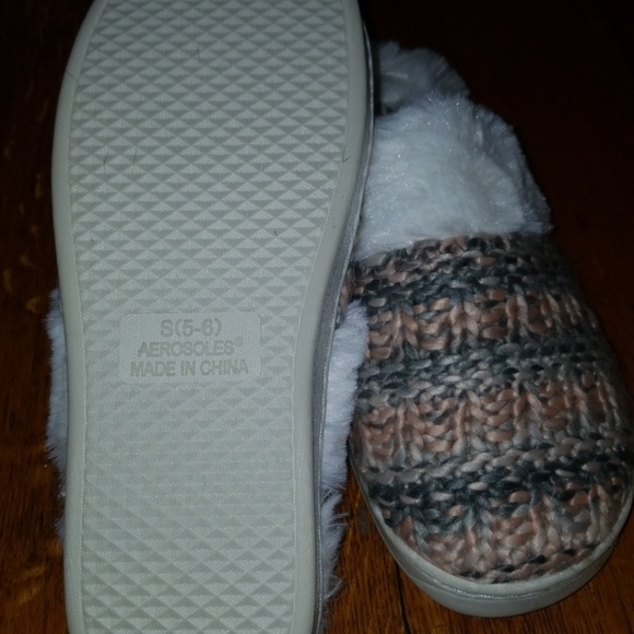 Slippers - Picture 3 of 3